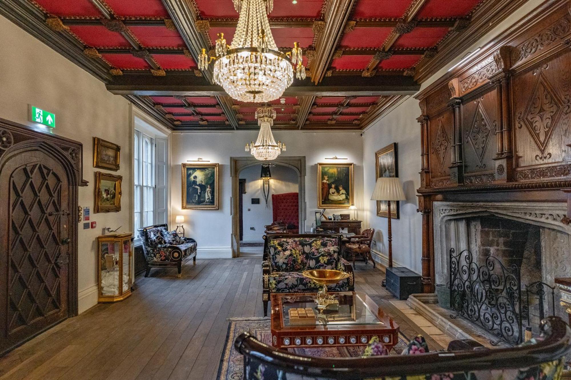 Weston Manor Hotel Eksteriør billede