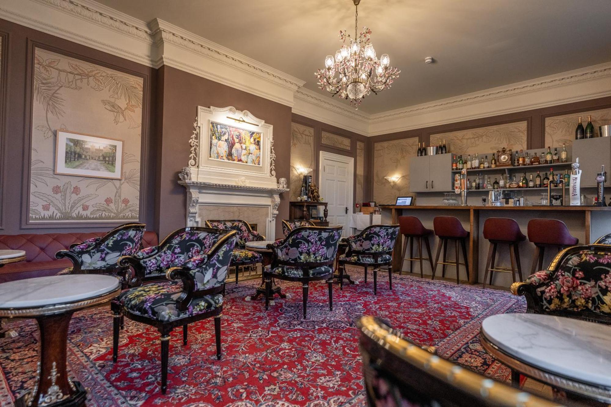 Weston Manor Hotel Eksteriør billede