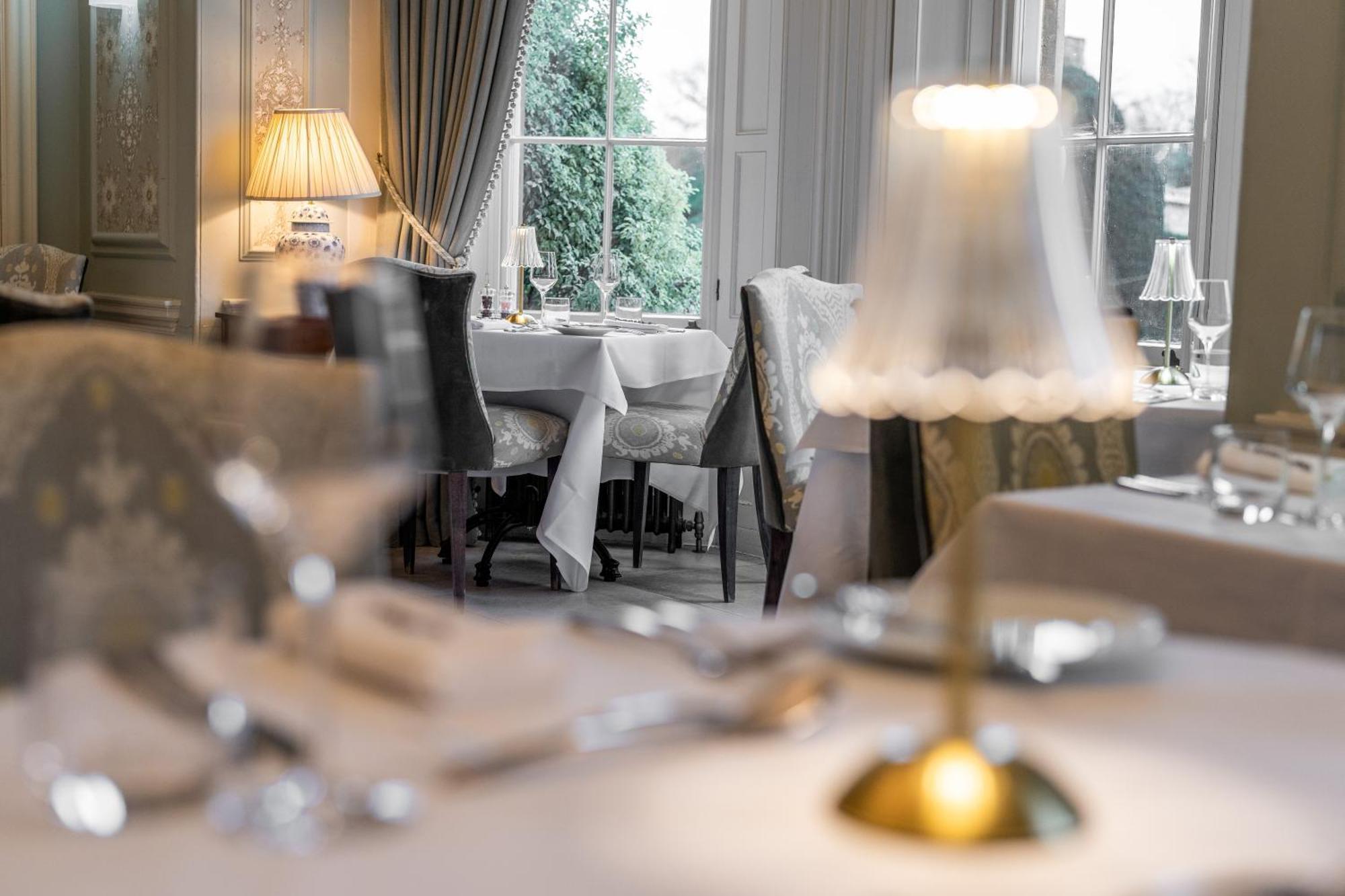 Weston Manor Hotel Eksteriør billede