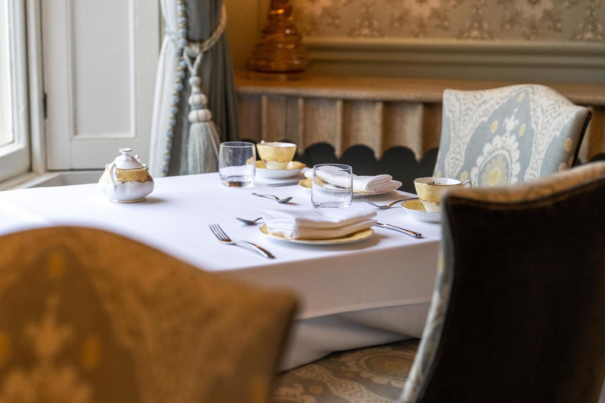 Weston Manor Hotel Eksteriør billede