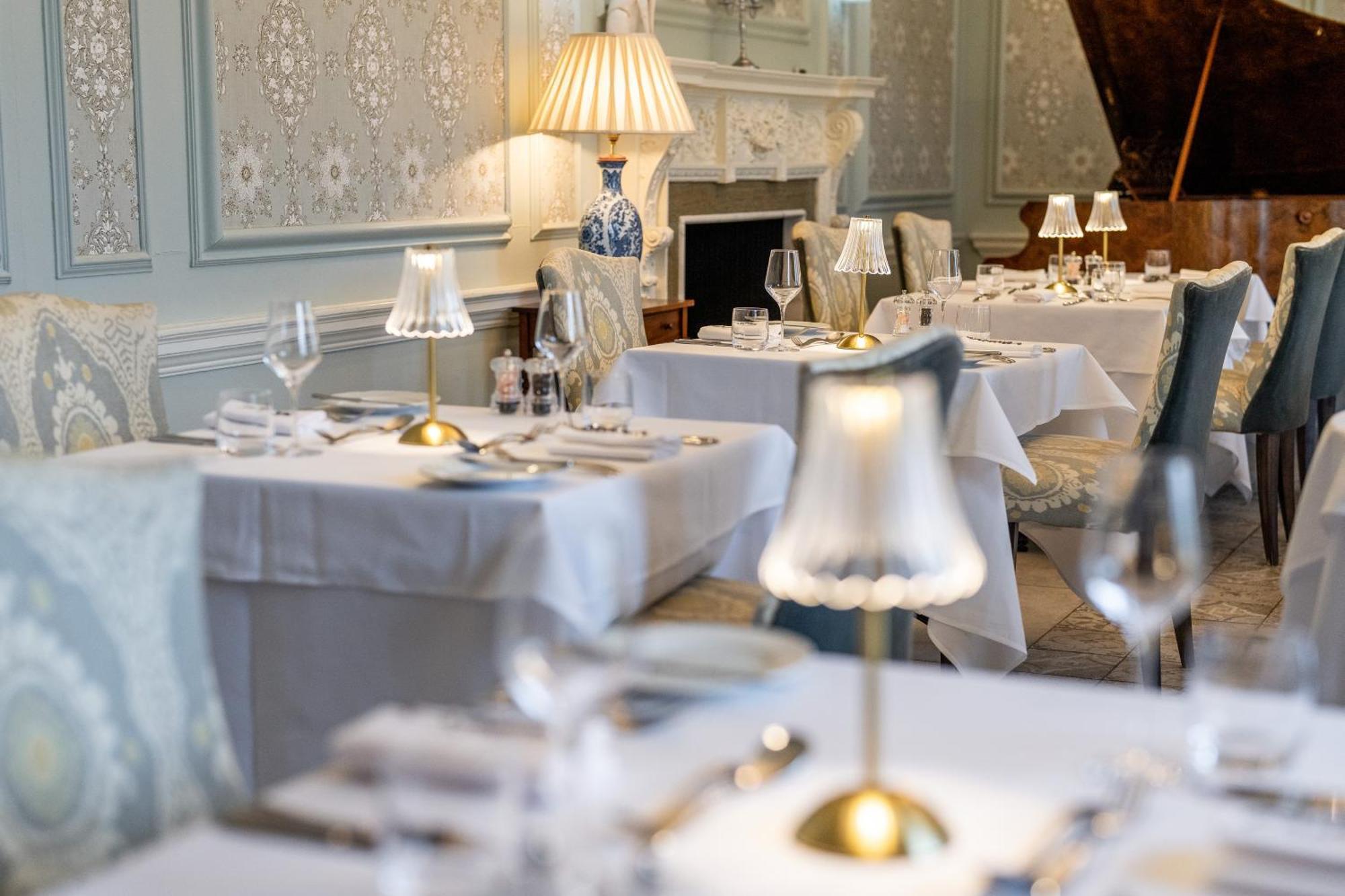 Weston Manor Hotel Eksteriør billede