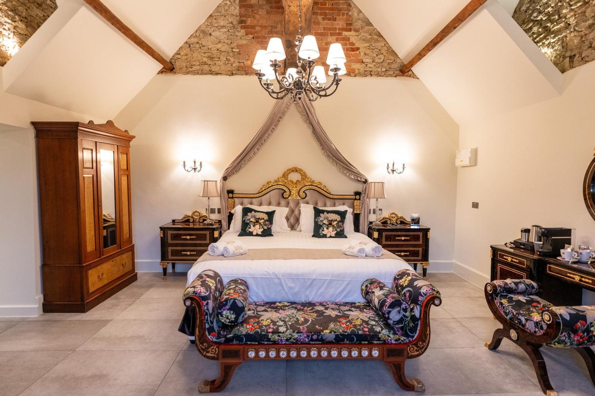 Weston Manor Hotel Eksteriør billede