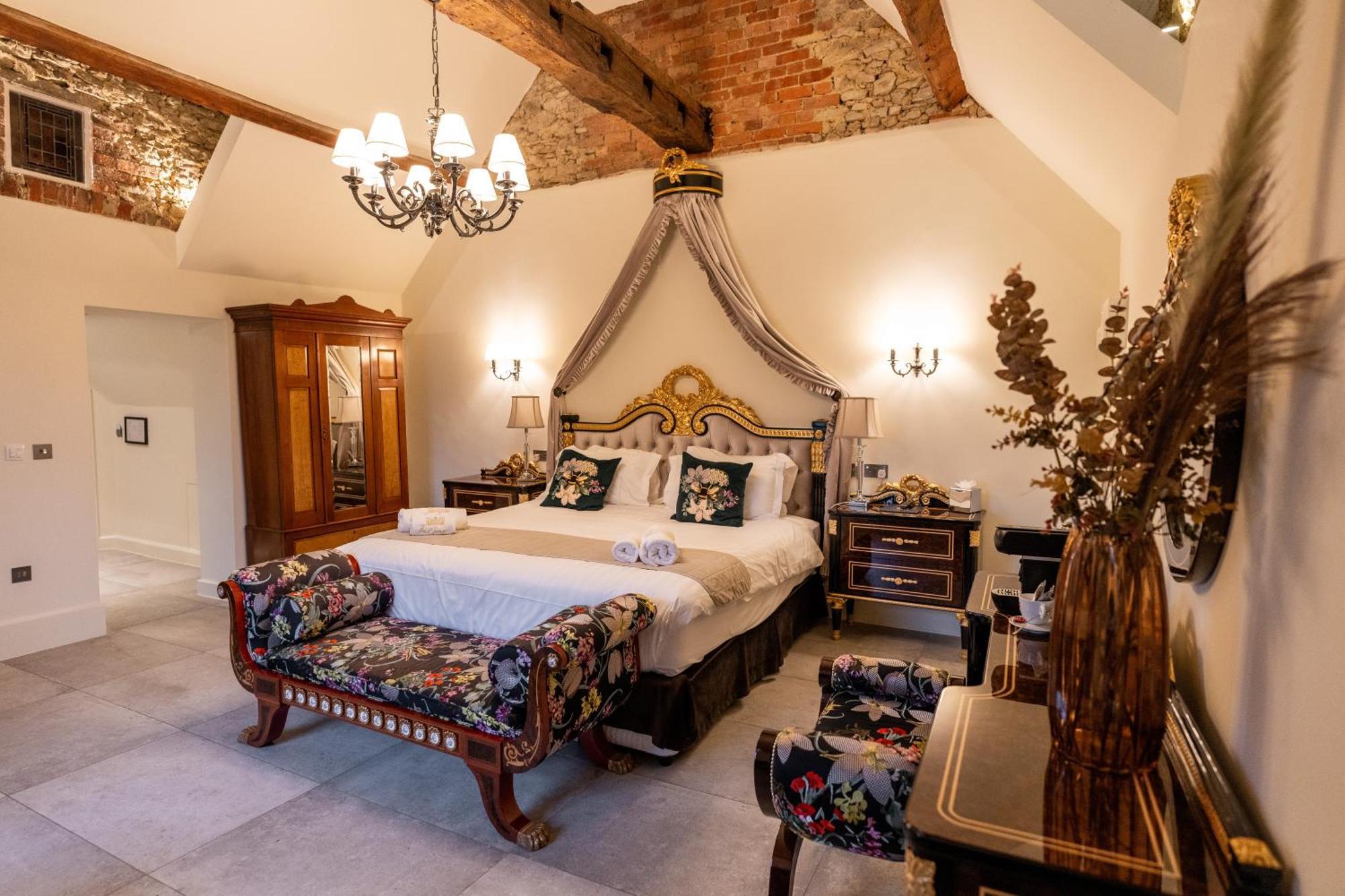 Weston Manor Hotel Eksteriør billede