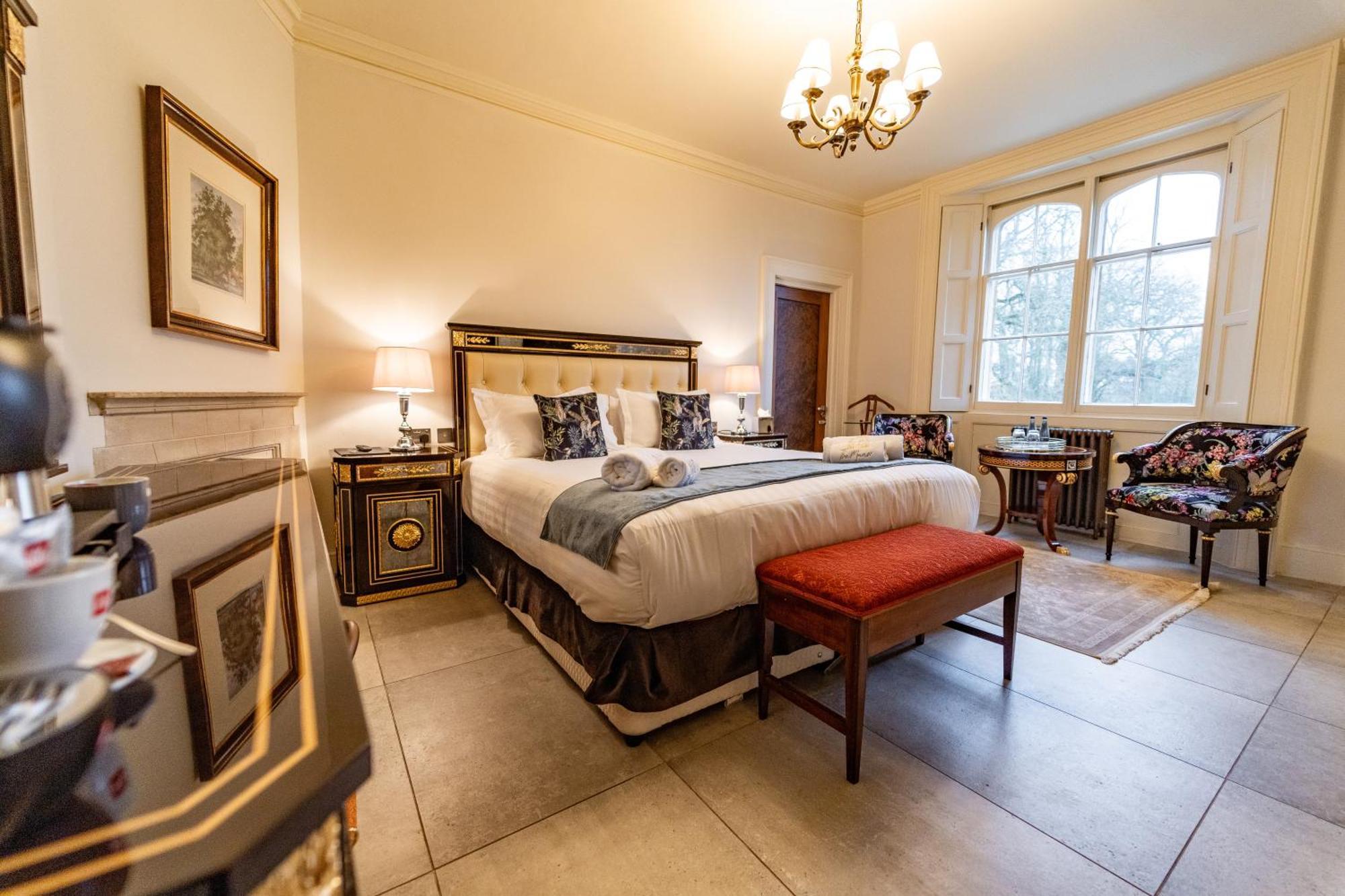 Weston Manor Hotel Eksteriør billede