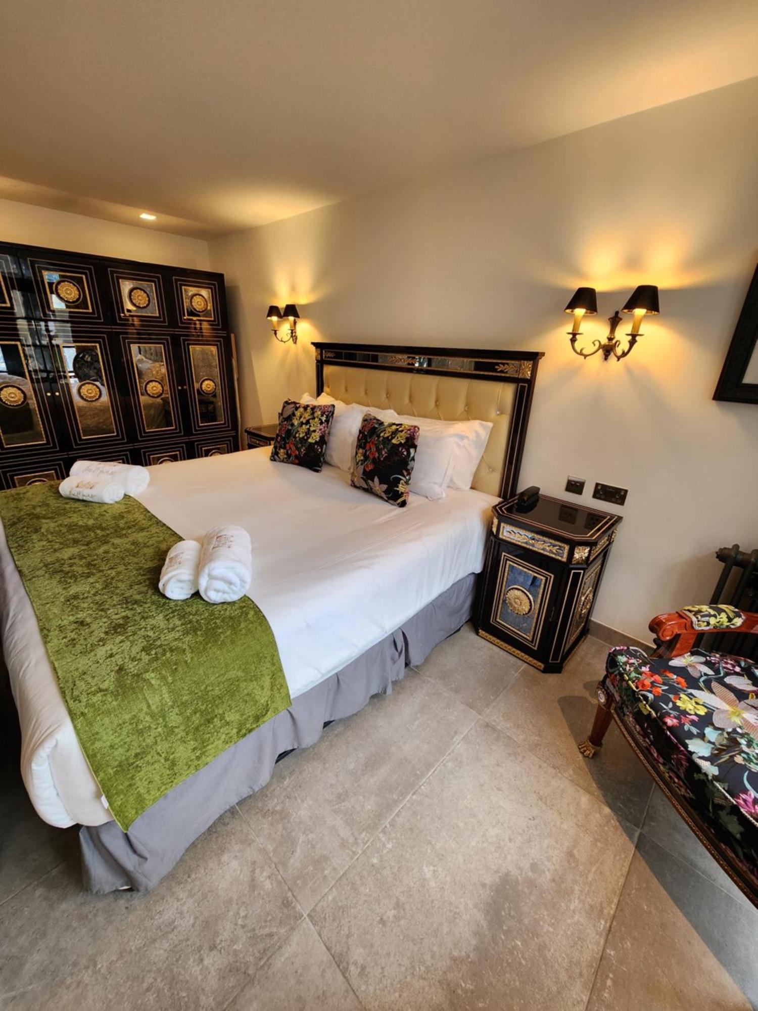Weston Manor Hotel Eksteriør billede