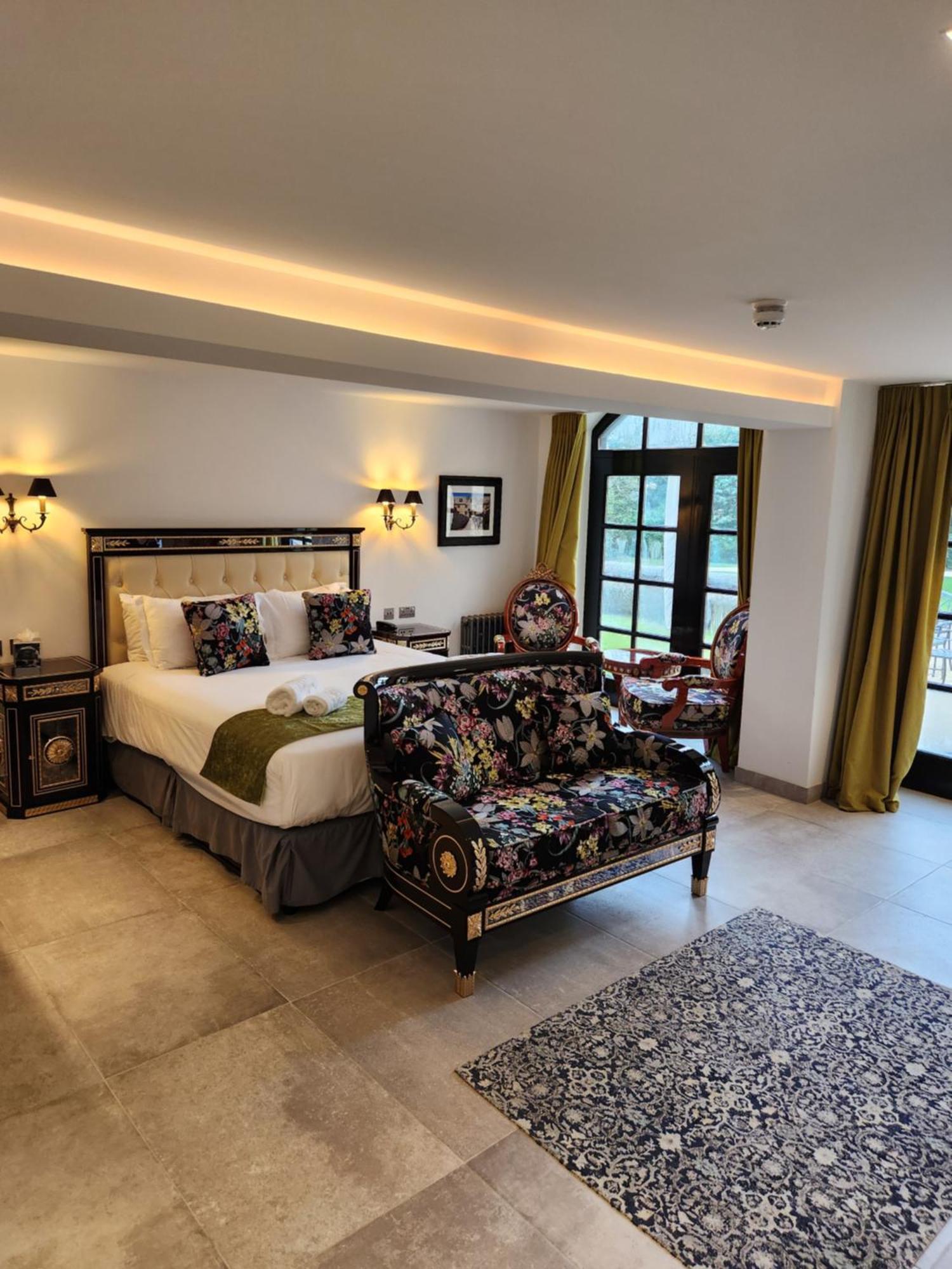 Weston Manor Hotel Eksteriør billede